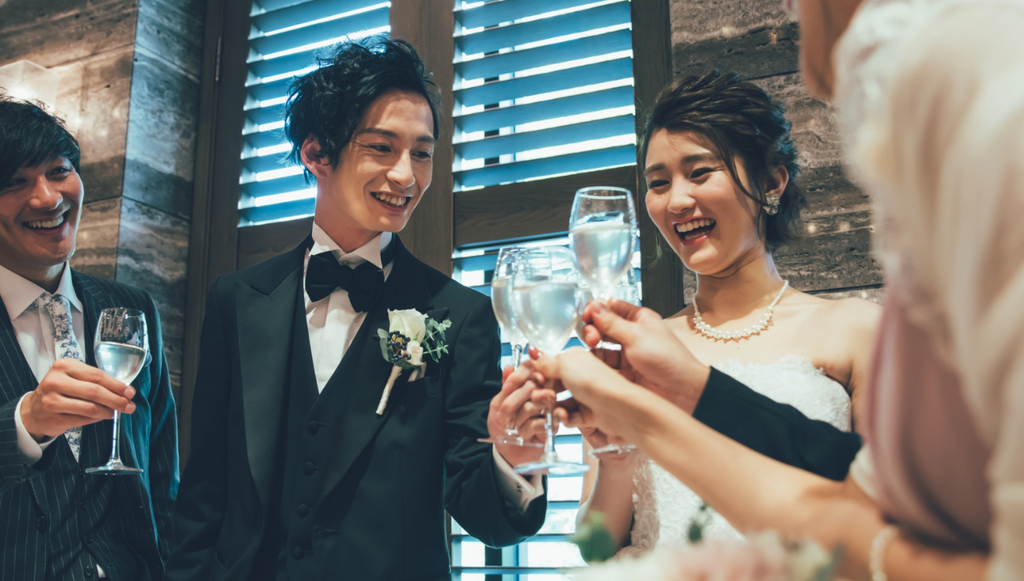 二次会・披露宴で大活躍！スクリーン演出で盛り上げる方法